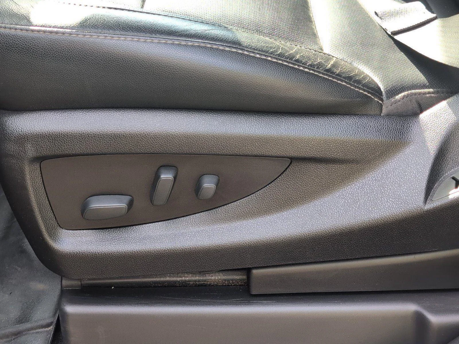 Used 2018 Quicksilver Metallic GMC SLT image 17