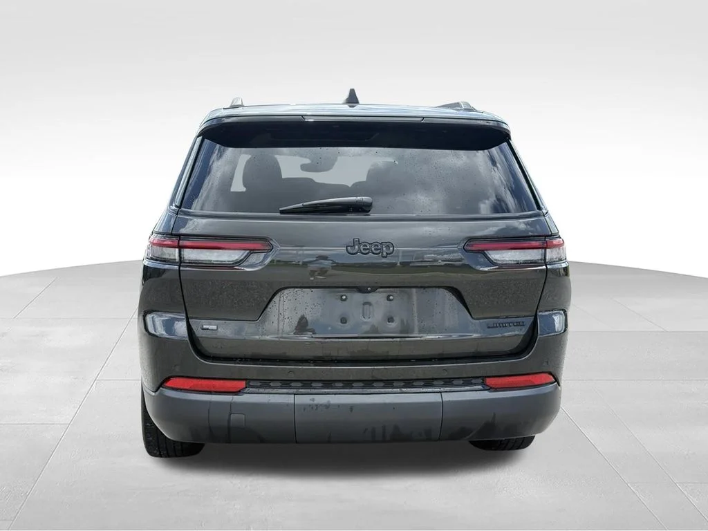 Used 2022 Gray Jeep Limited image 27