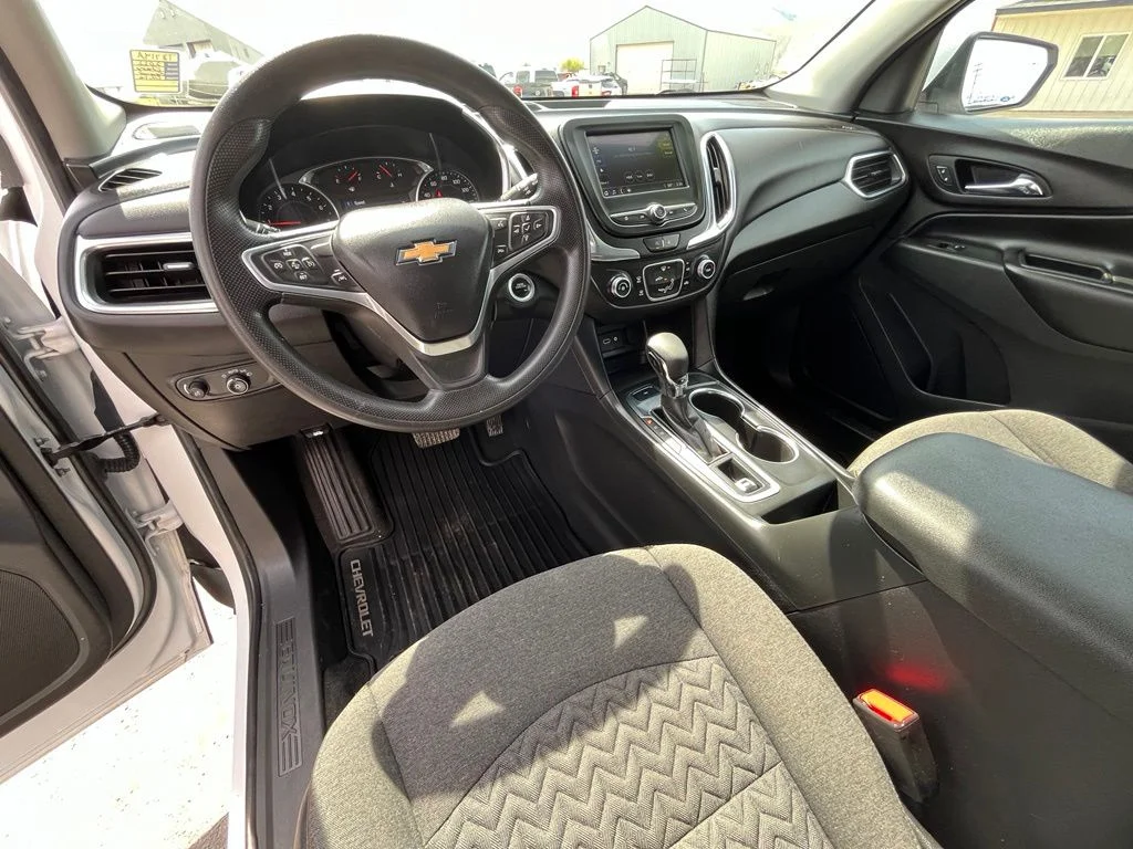 Used 2022 White Chevrolet LT image 10