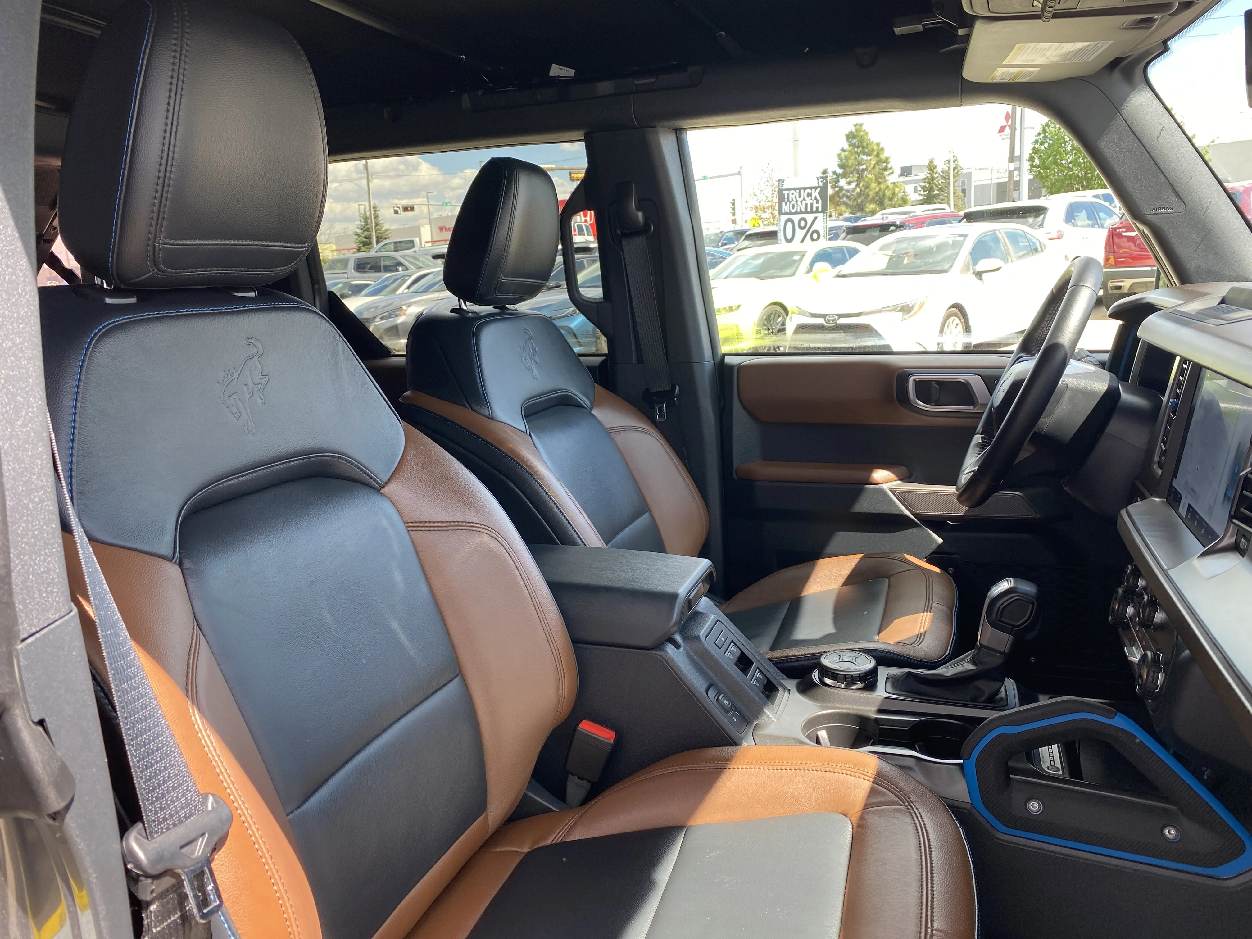 Certified Used 2021 Gray Ford Base 4 Door Advanced 4x4 * SOFT TOP * 2 TONE LEATHER * NAVIGATION * image 21