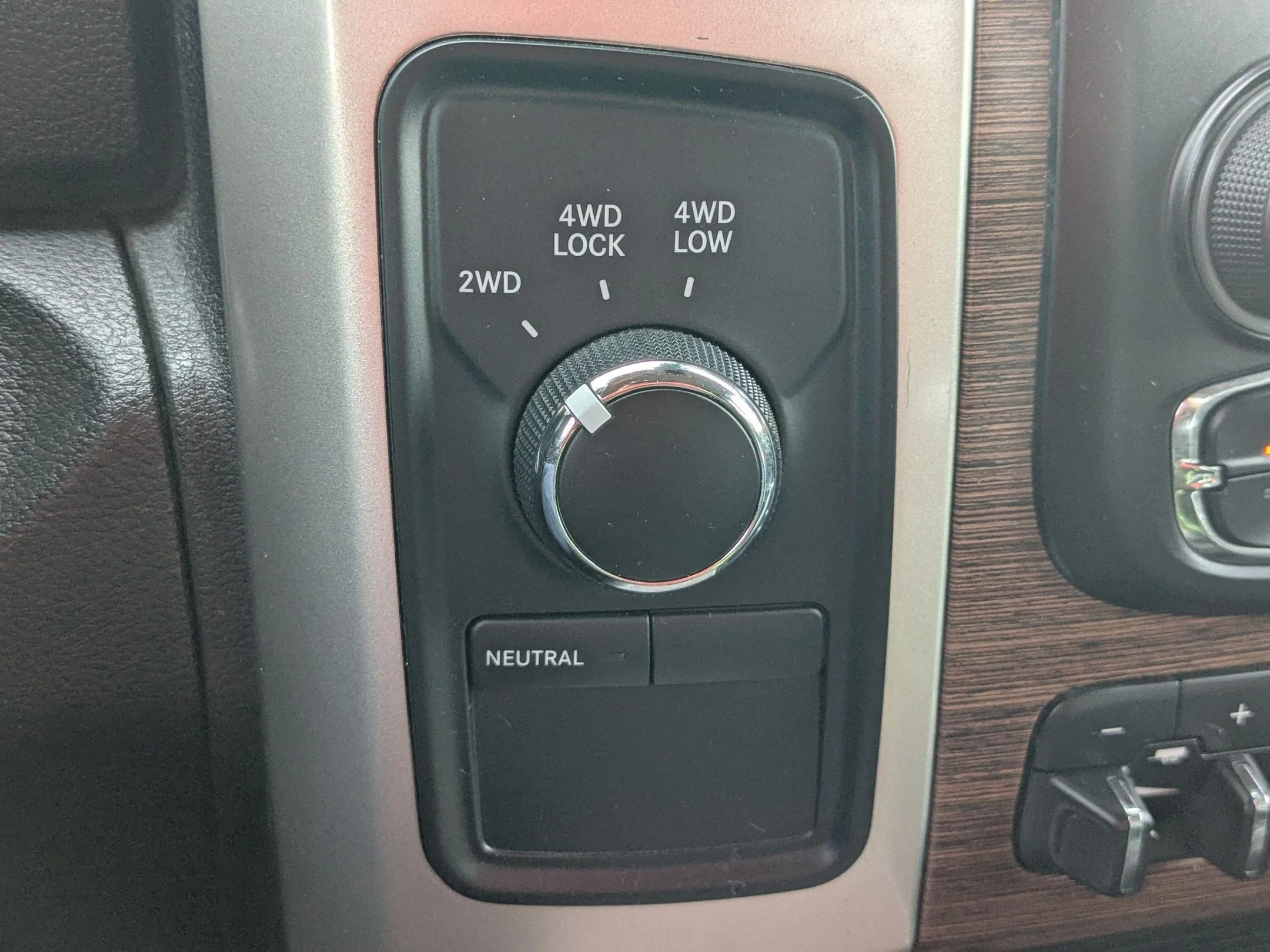 Used 2017 Brilliant Black Crystal Pearlcoat Ram Laramie image 22