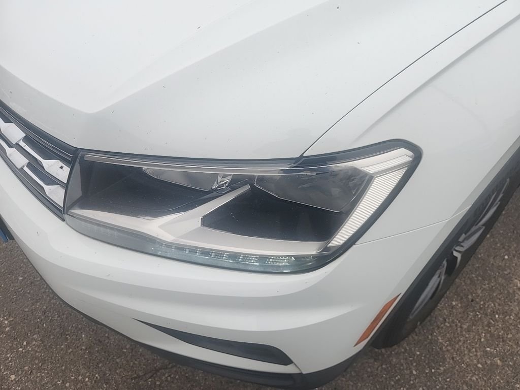 Used 2018 White Volkswagen 2.0T SE image 6