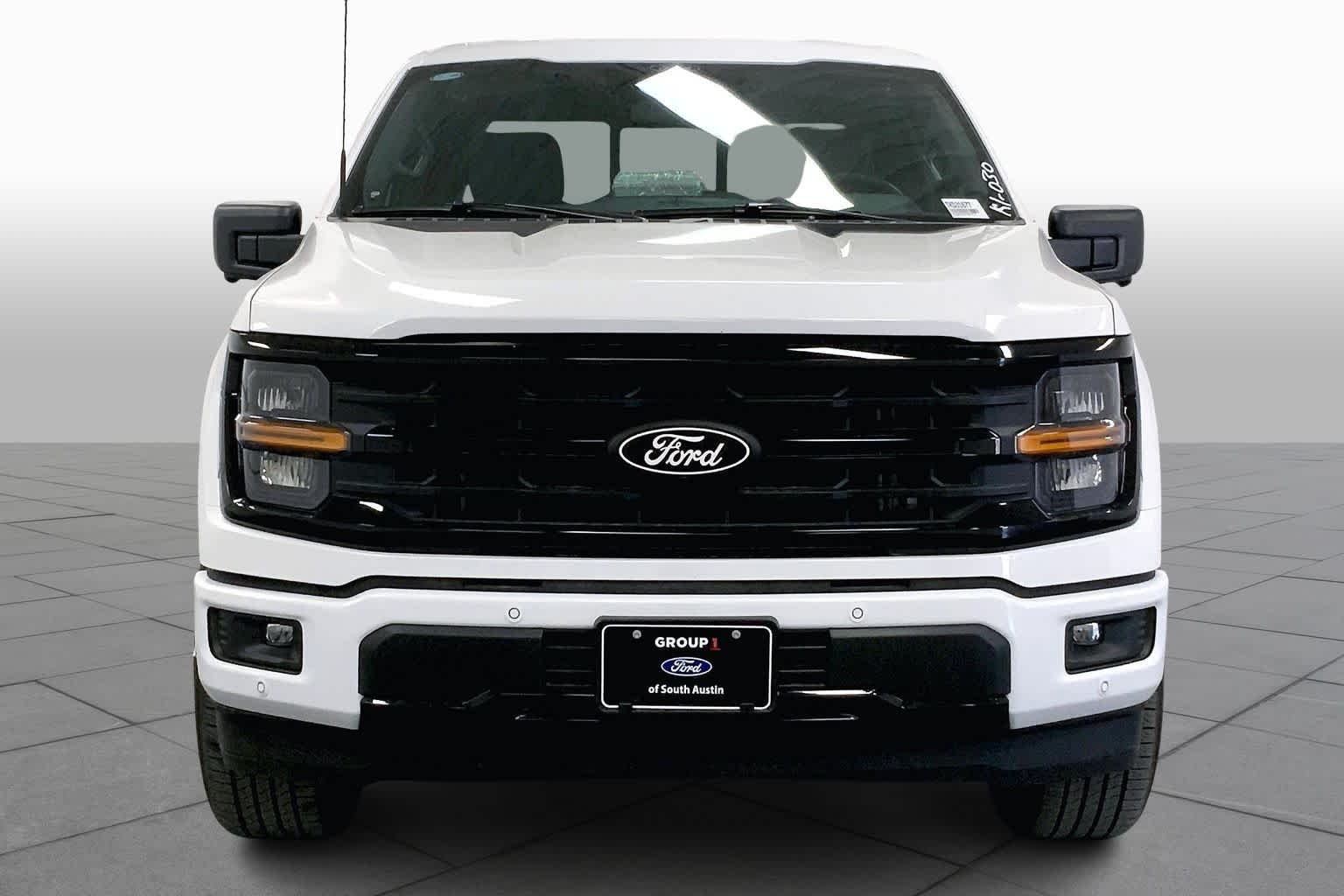 New 2026 Oxford White Ford XLT image 3