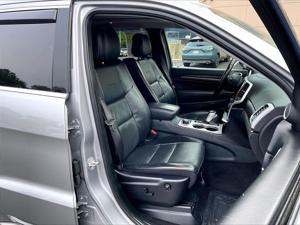 Used 2018 Billet Silver Metallic Clearcoat Jeep Summit image 11