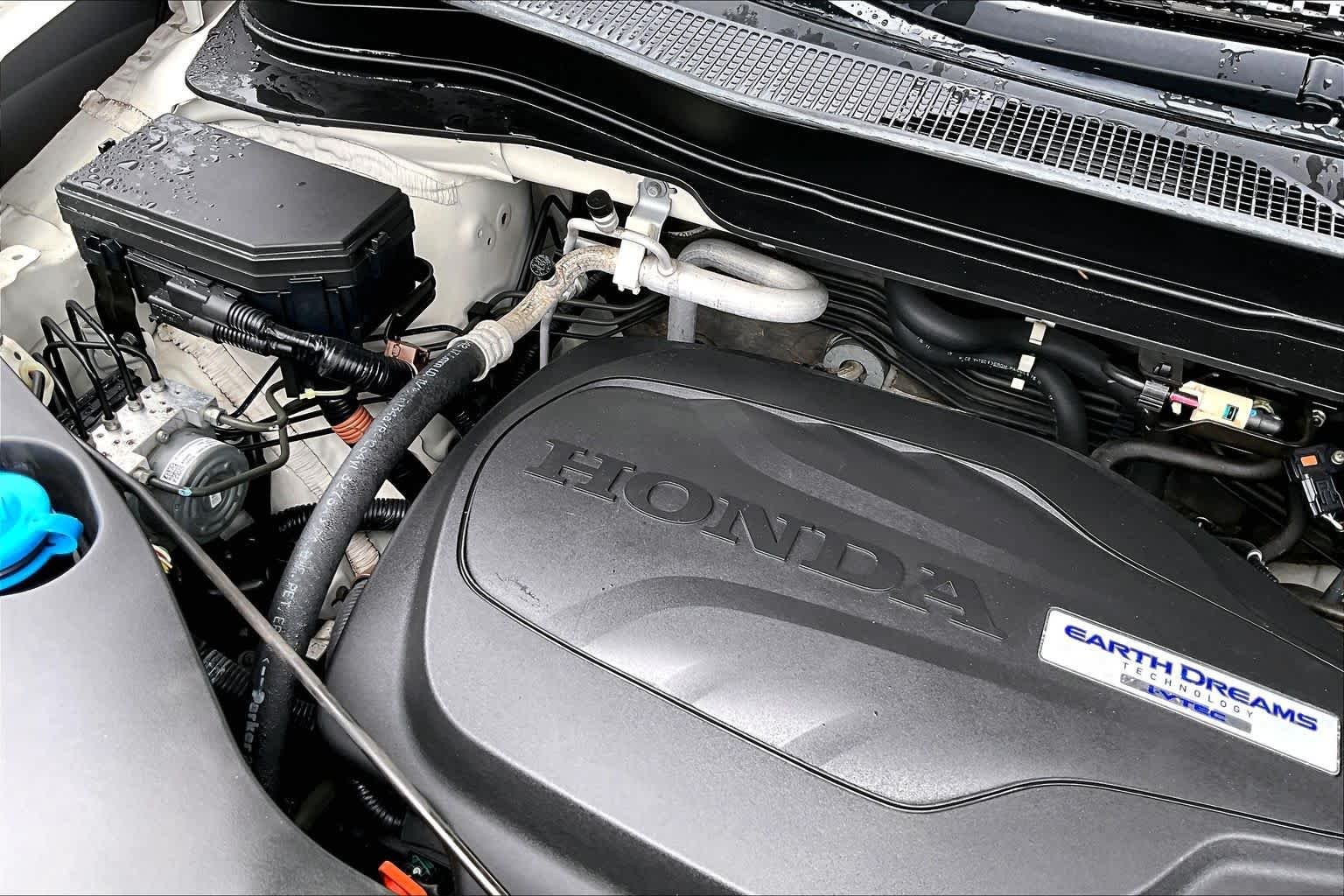 Used 2016 White Diamond Pearl Honda Touring image 33