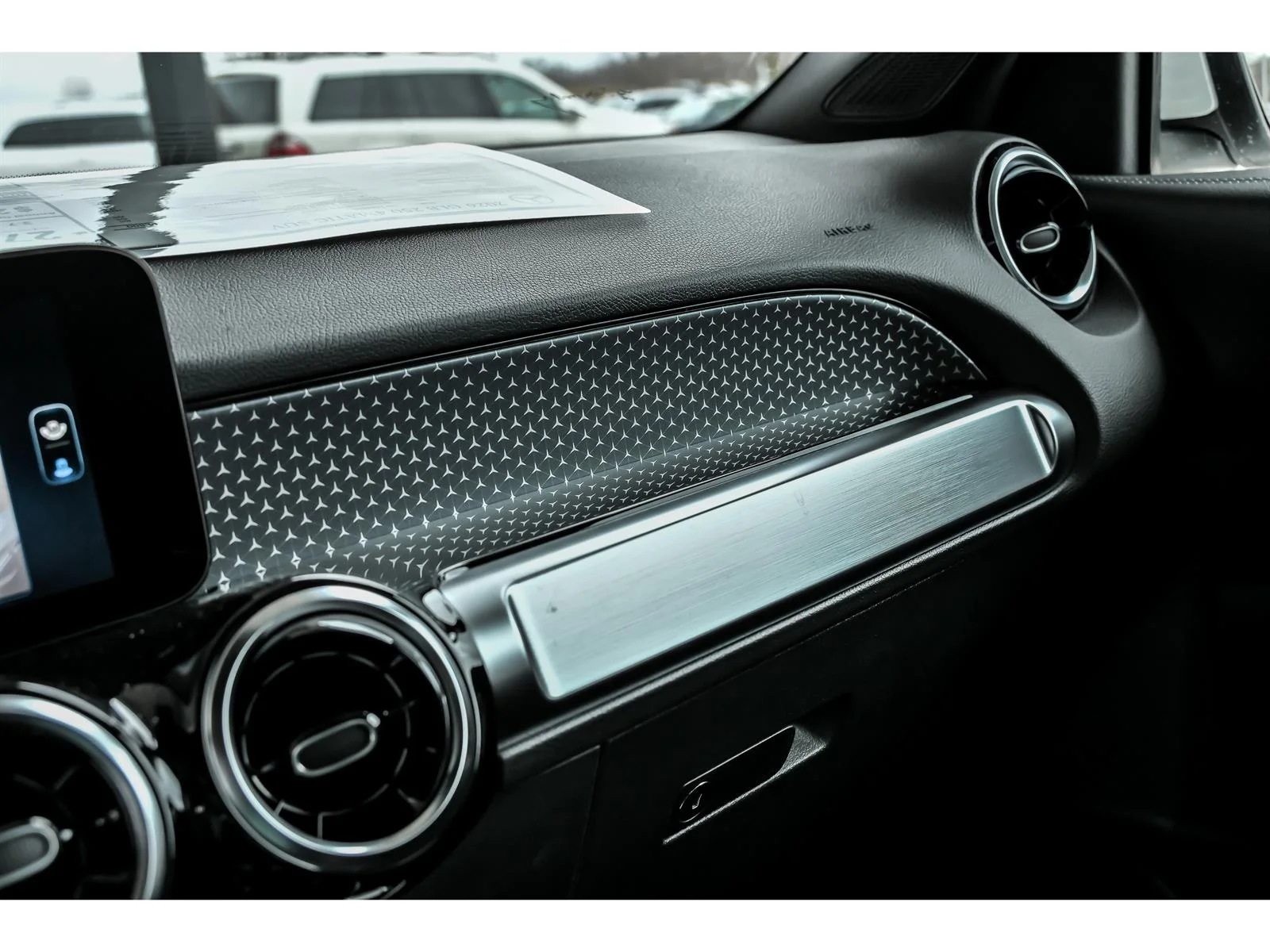 New 2026 Polar White Mercedes-Benz GLB 250 image 16