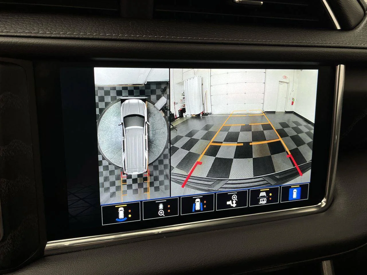 2023 GMC Yukon XL Denali - Photo 6