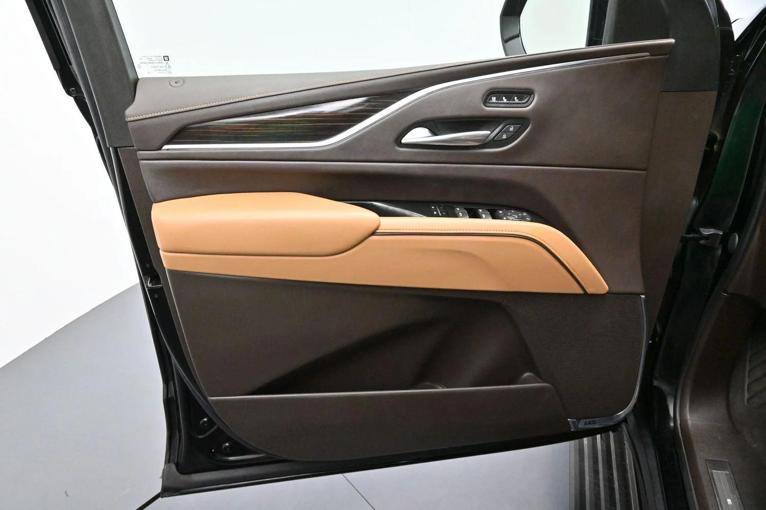Used 2022 Black Raven Cadillac Sport image 13