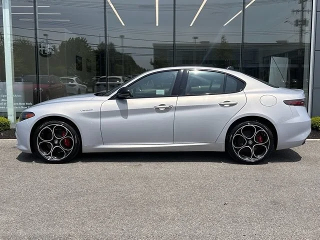 Used 2025 Moonlight Gray Metallic Alfa Romeo Base image 2