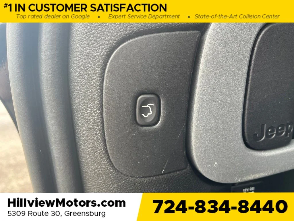 Used 2018 Diamond Black Jeep Limited image 30
