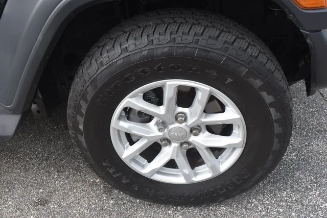 Used 2023 Black Jeep Sport S image 12