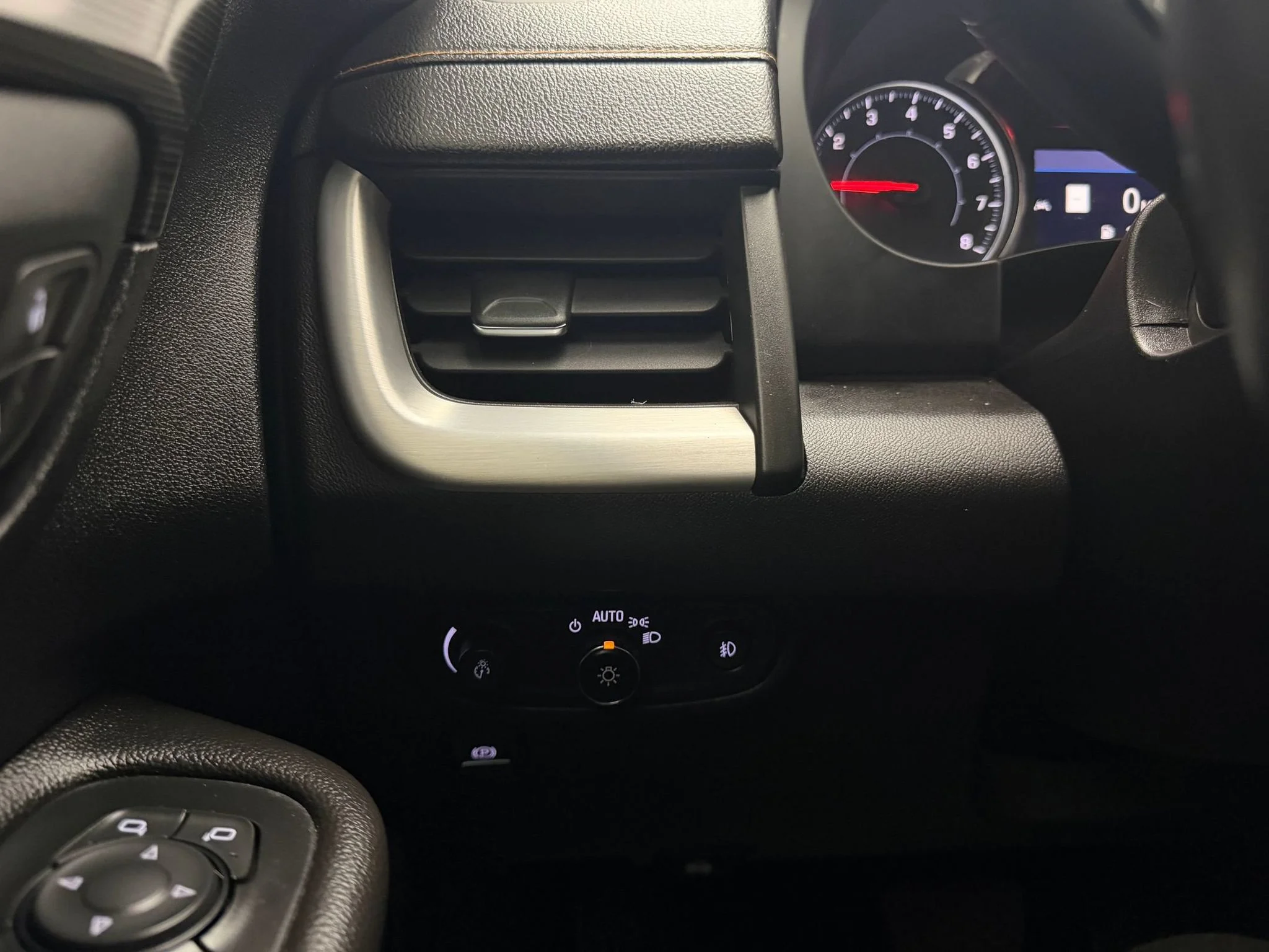 Used 2021 Satin Steel Metallic GMC SLT image 31