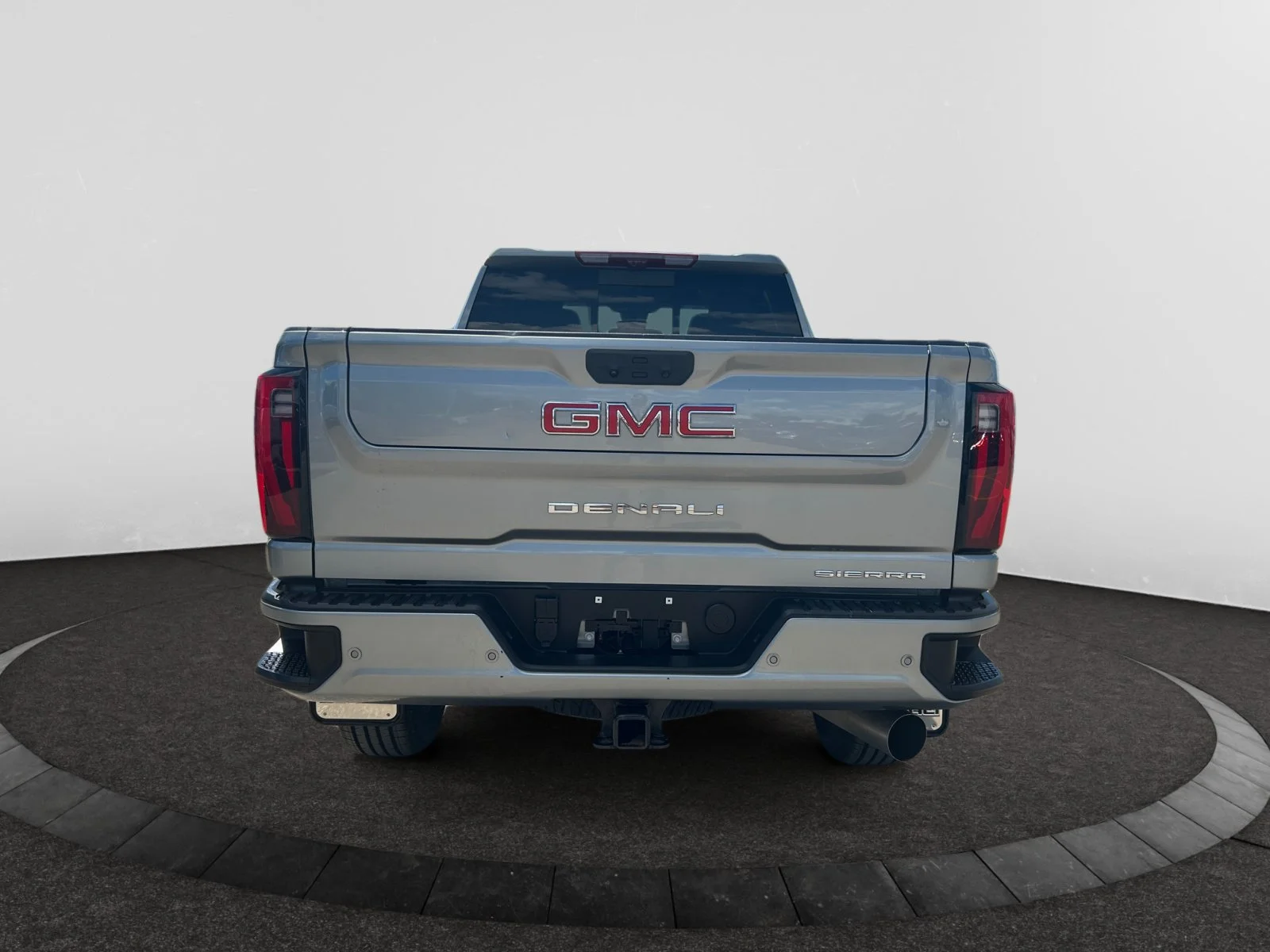 Used 2025 Gray GMC Denali Crew 6.6L DIESEL Leather Sunroof Nav 5th Wheel Prep Package image 4