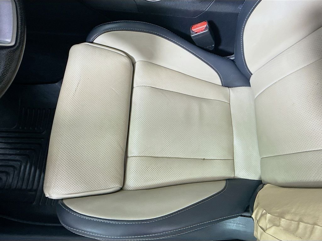 Used 2020 Crystal White Pearl Subaru Limited image 22