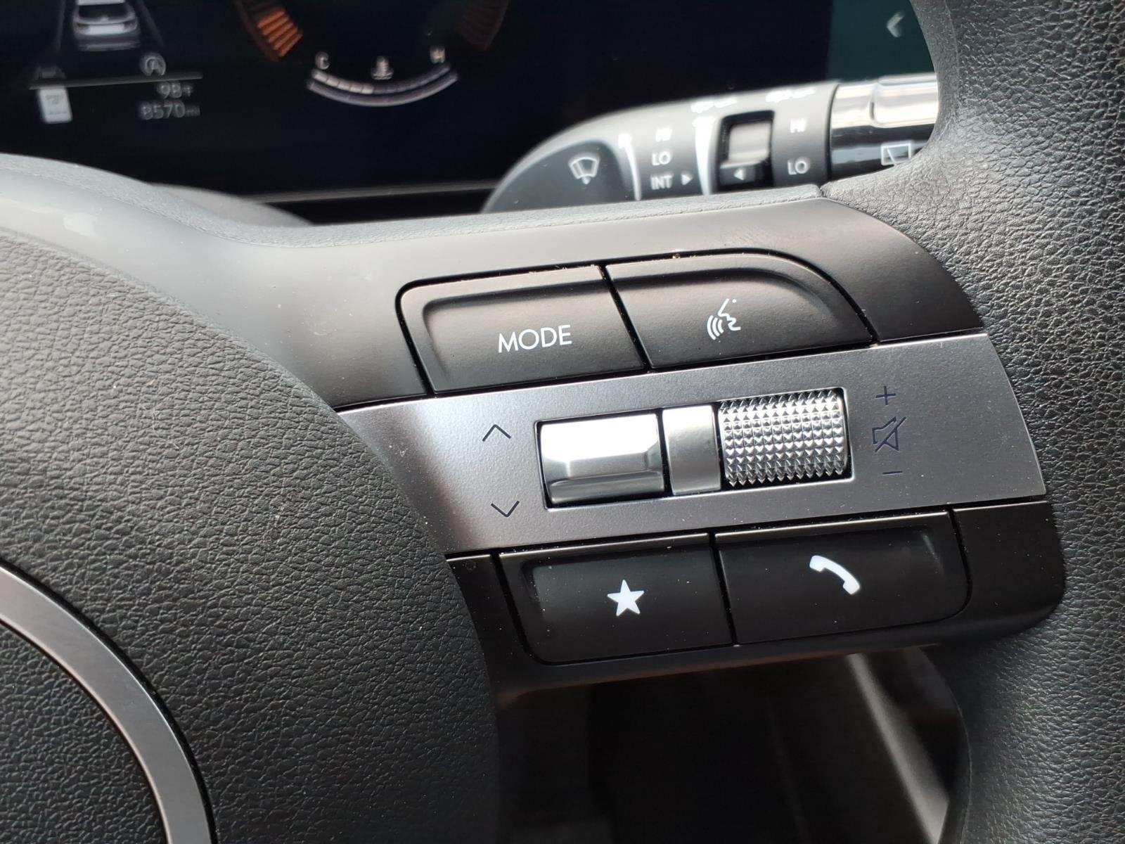 Used 2025 Hampton Gray Hyundai SE image 15