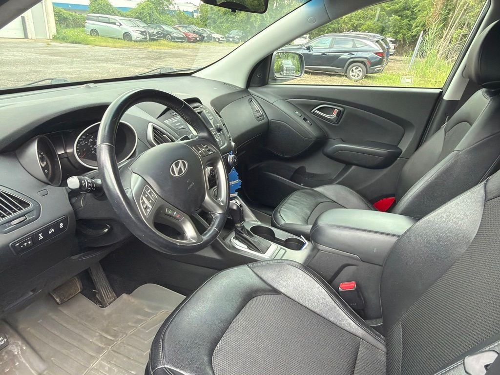 Used 2015 Gray Hyundai SE image 8