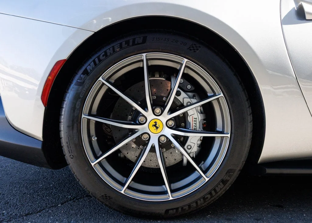 Certified Used 2023 Aluminum Lucido Ferrari Base image 15