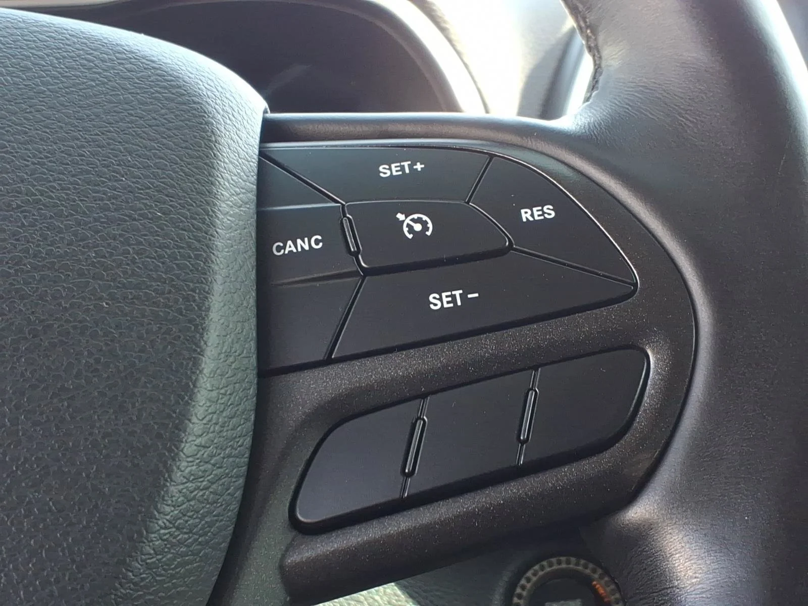 Used 2019 Hydro Blue Pearlcoat Jeep Trailhawk image 27