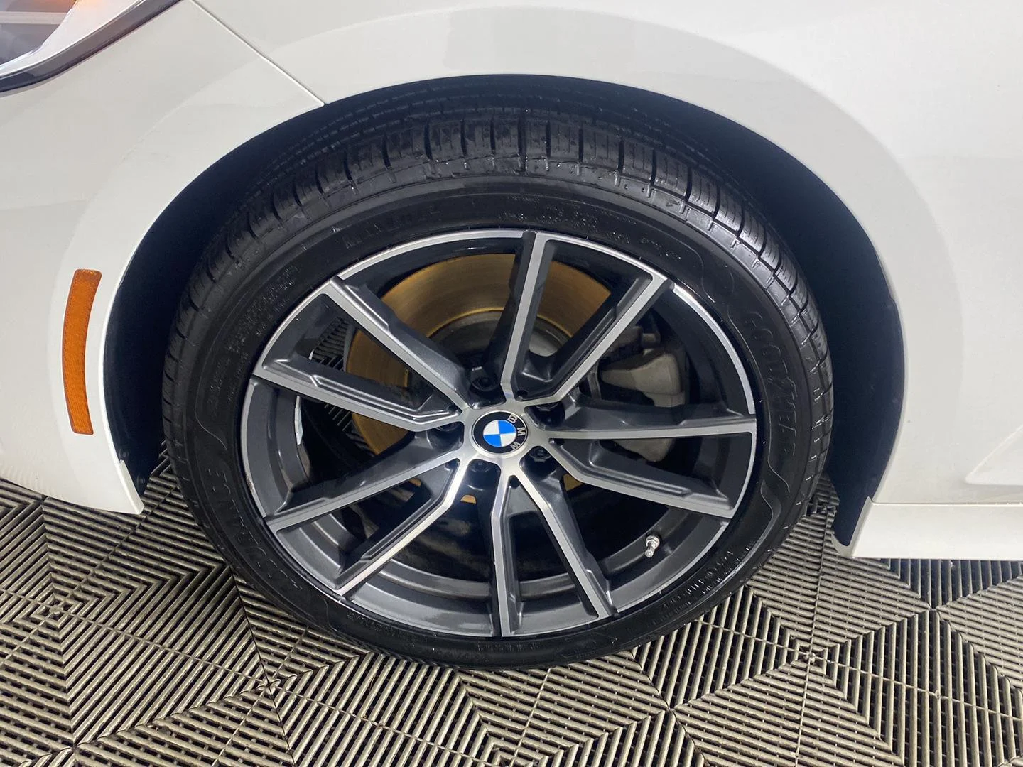 Used 2020 Alpine White BMW 330i xDrive image 20