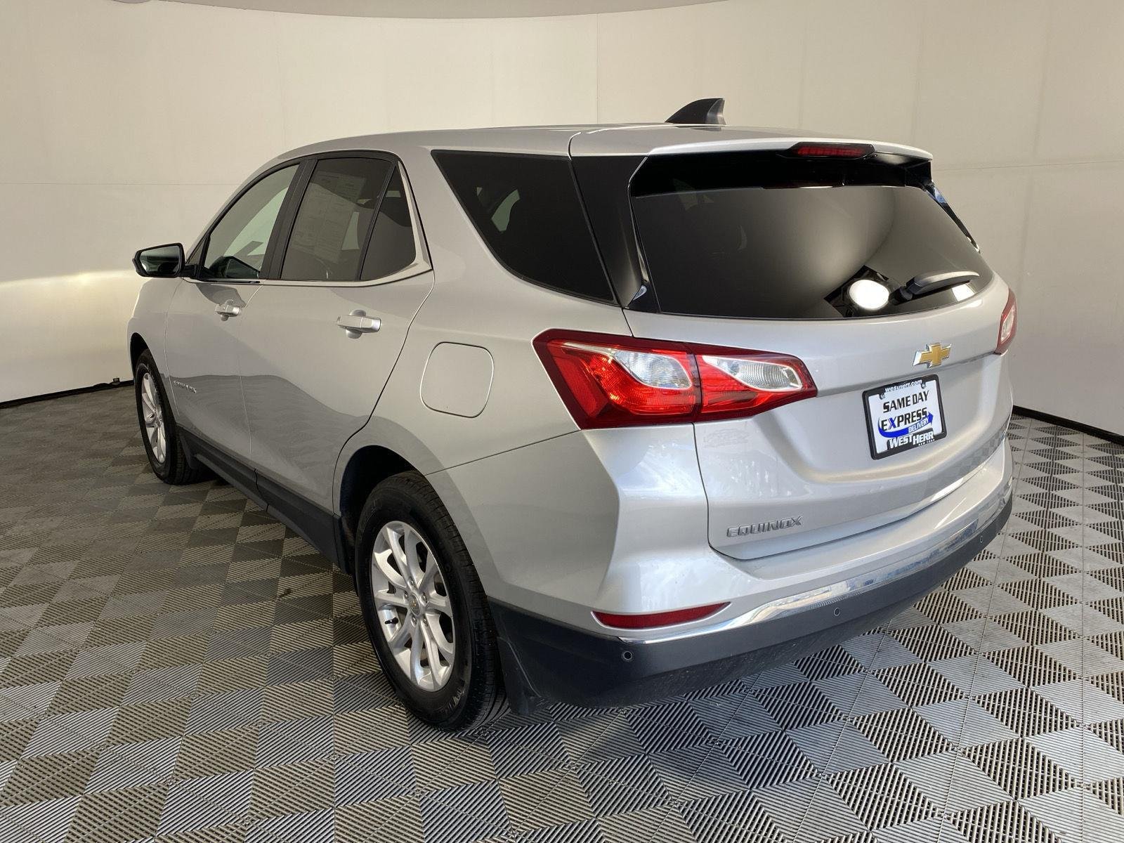 Used 2021 Silver Ice Metallic Chevrolet LT image 5