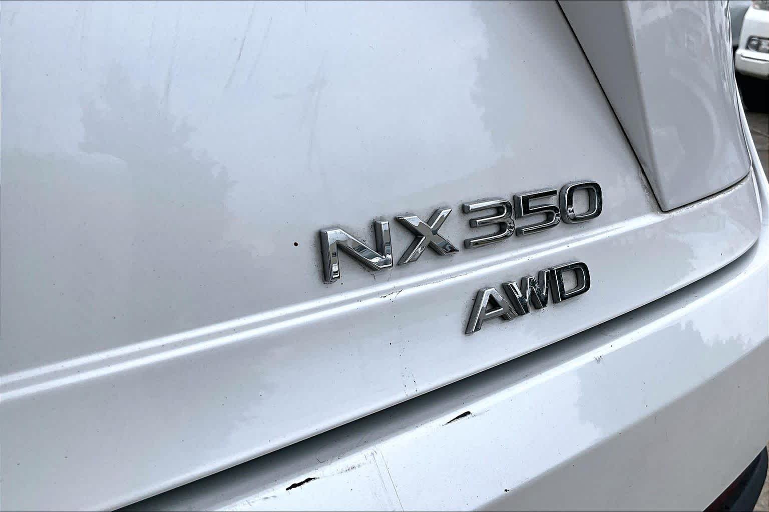 Used 2024 Eminent White Pearl Lexus Premium image 28