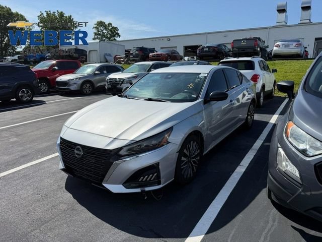 Used 2024 Silver Nissan 2.5 SV image 1