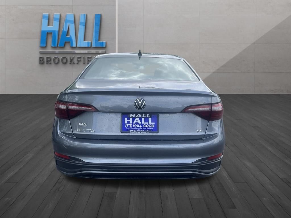 Used 2023 Gray Volkswagen 1.5T SE image 4