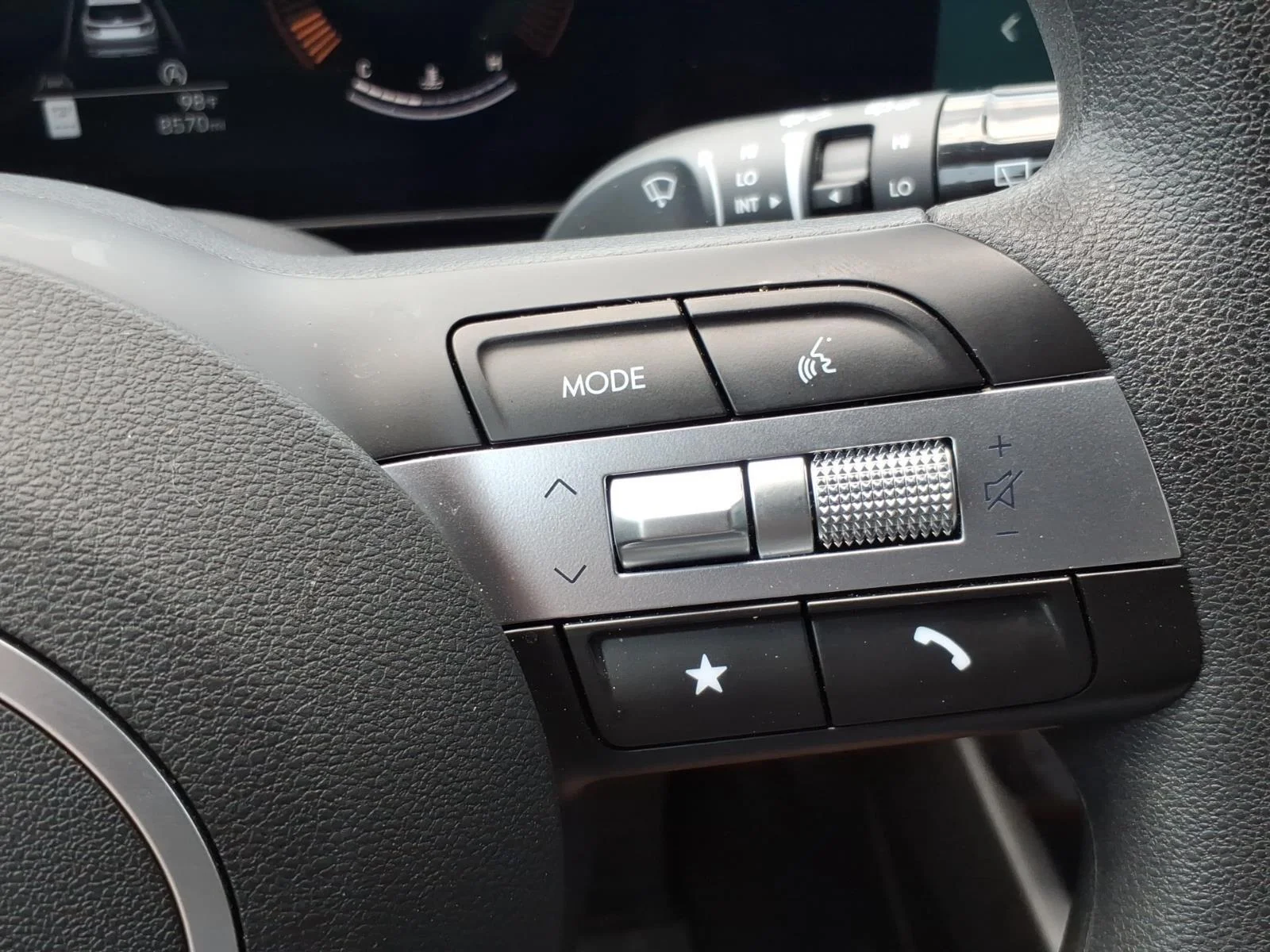 Used 2025 Hampton Gray Hyundai SE image 15