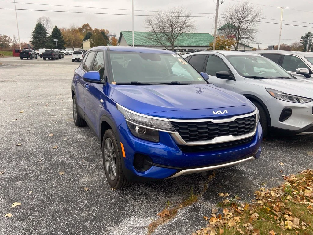 Used 2023 Neptune Blue Kia LX image 1