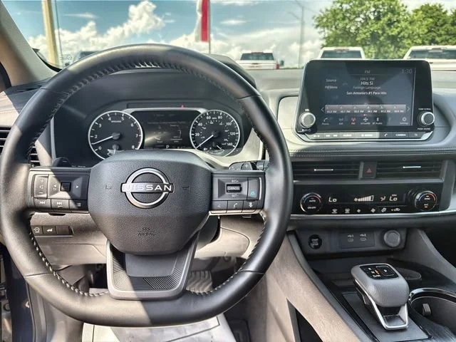 2025 Nissan Rogue SV - Photo 11