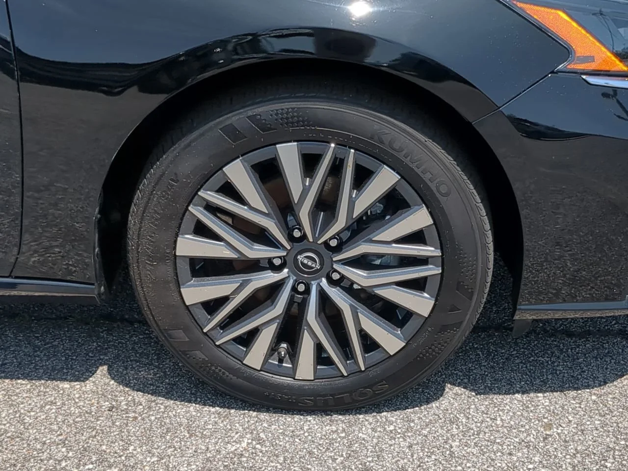 2025 Nissan Altima SV - Photo 9