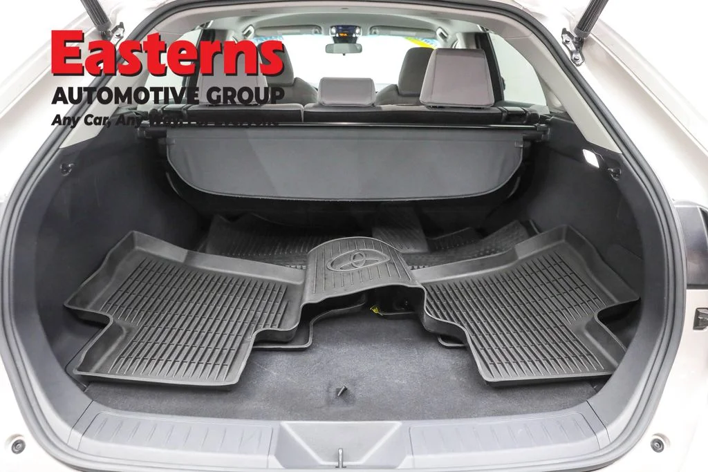 Used 2022 Gray Toyota LE image 9