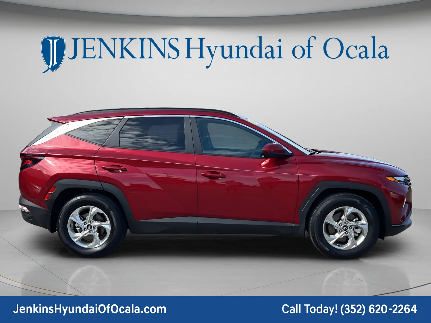 Used 2024 Ultimate Red Hyundai SEL image 2