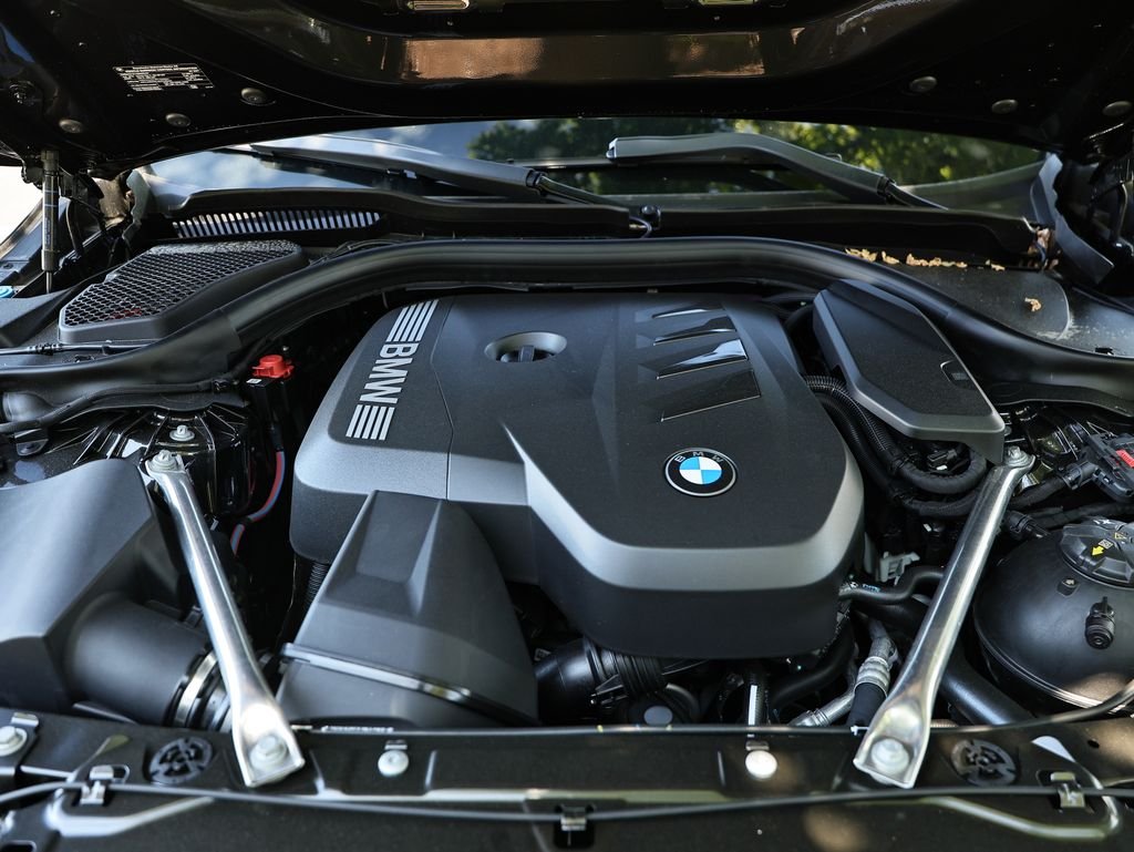 New 2027 Dark Graphite Metallic BMW 530i image 31