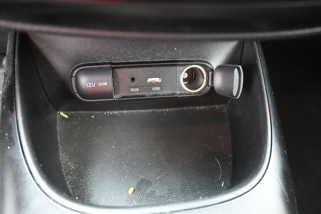 Used 2018 Green Kia Plus image 9