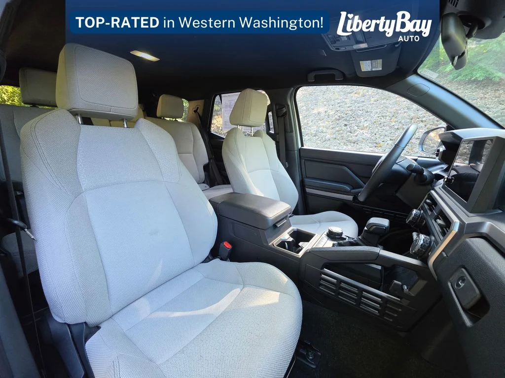 Used 2025 White Toyota SR5 image 19