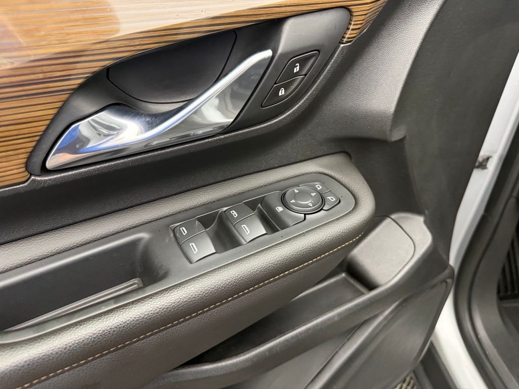 Used 2020 Silver GMC SLE image 17