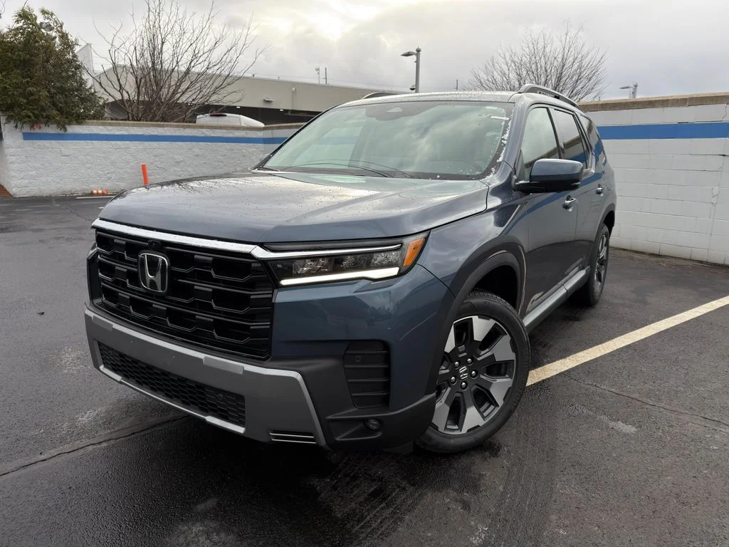 2026 Honda Pilot Touring AWD's photo