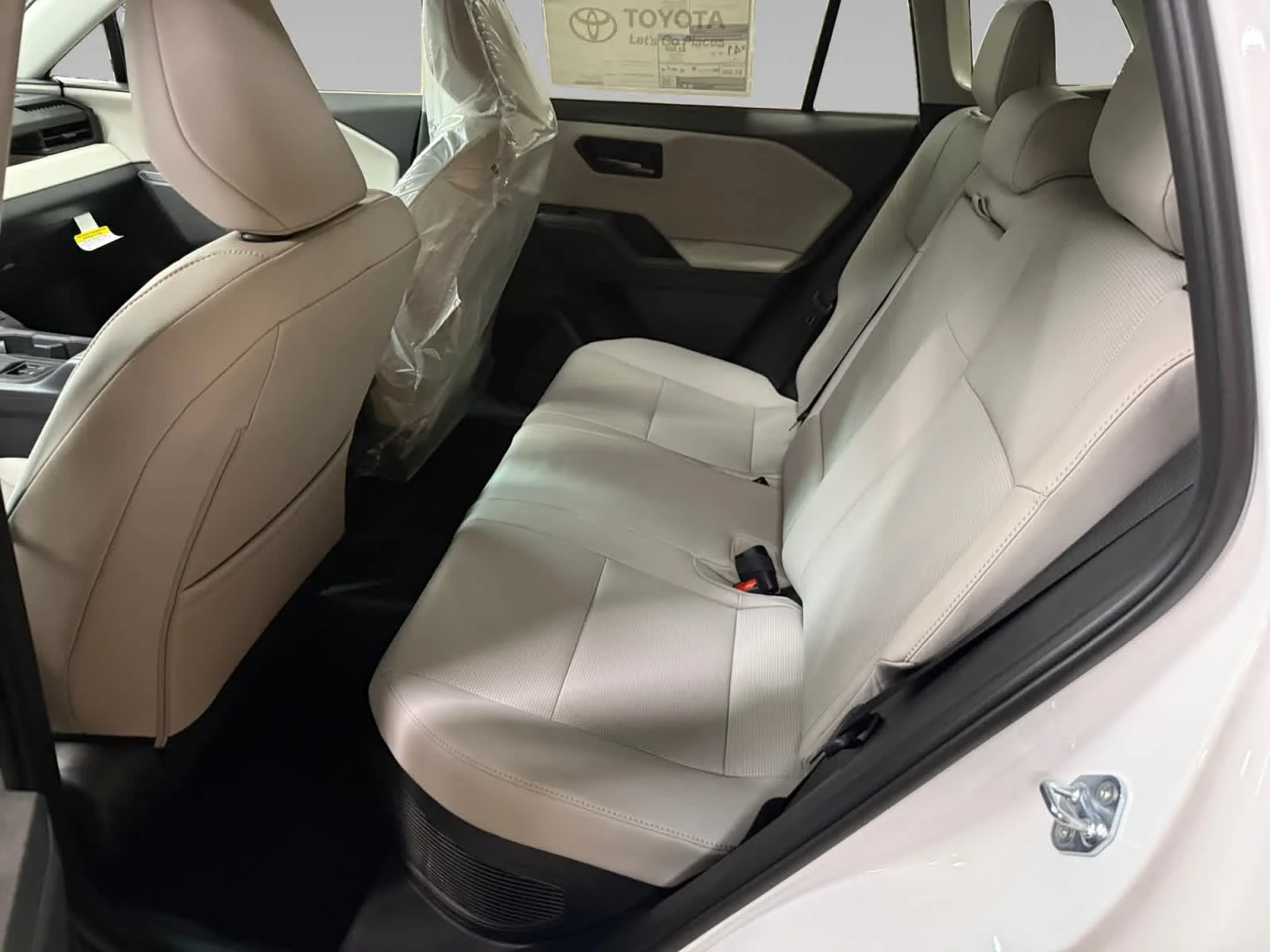 New 2026 Ice Cap Toyota XLE Premium image 22