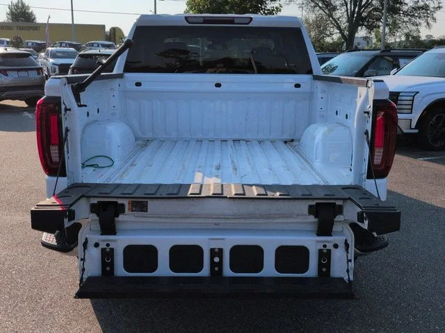 Used 2025 White GMC SLT image 13