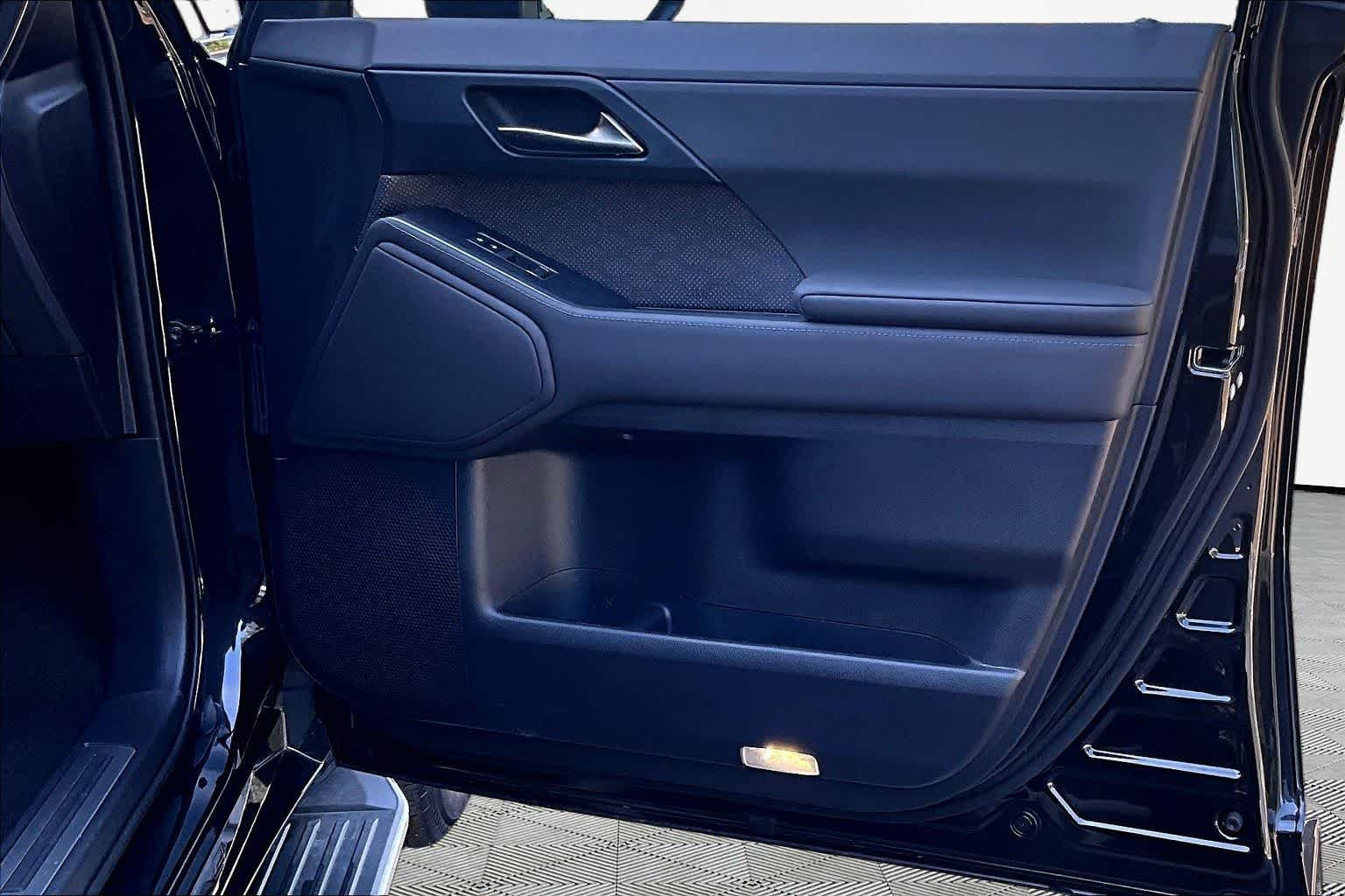 Used 2025 Caviar Lexus Premium+ image 23