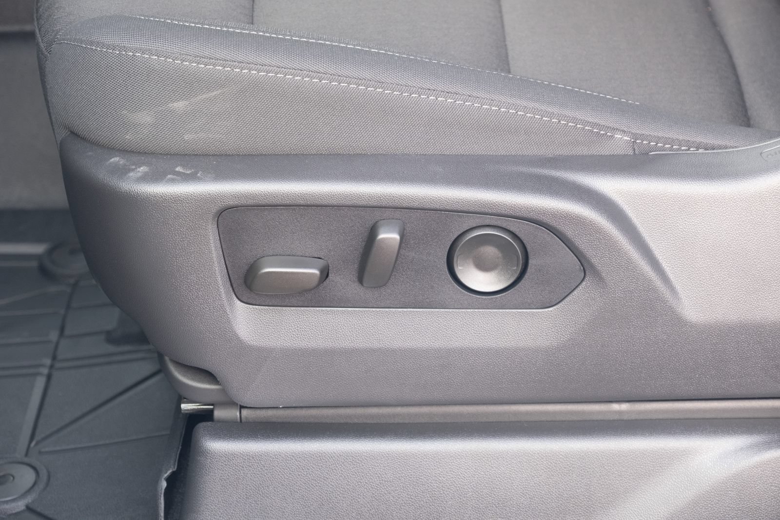 2026 Chevrolet Silverado 1500 LT - Photo 12