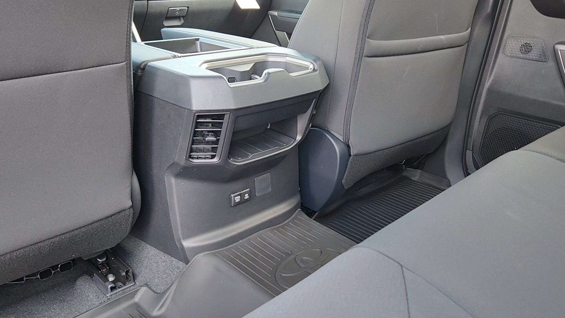 2026 Toyota Tundra SR5 - Photo 16