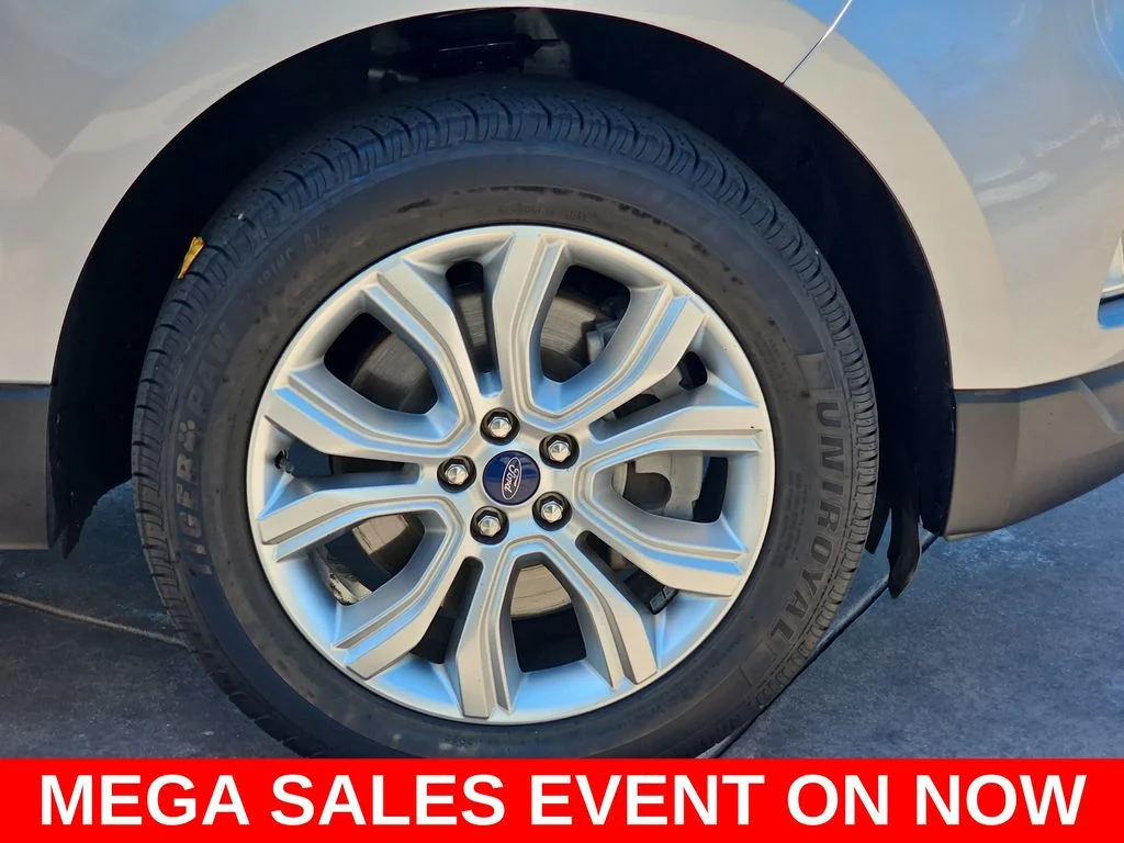 Used 2022 Silver Ford Titanium image 40