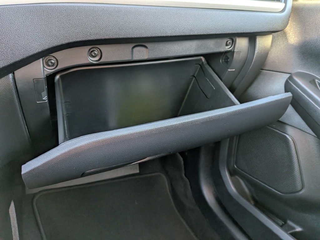 Used 2021 White Ford SE image 29