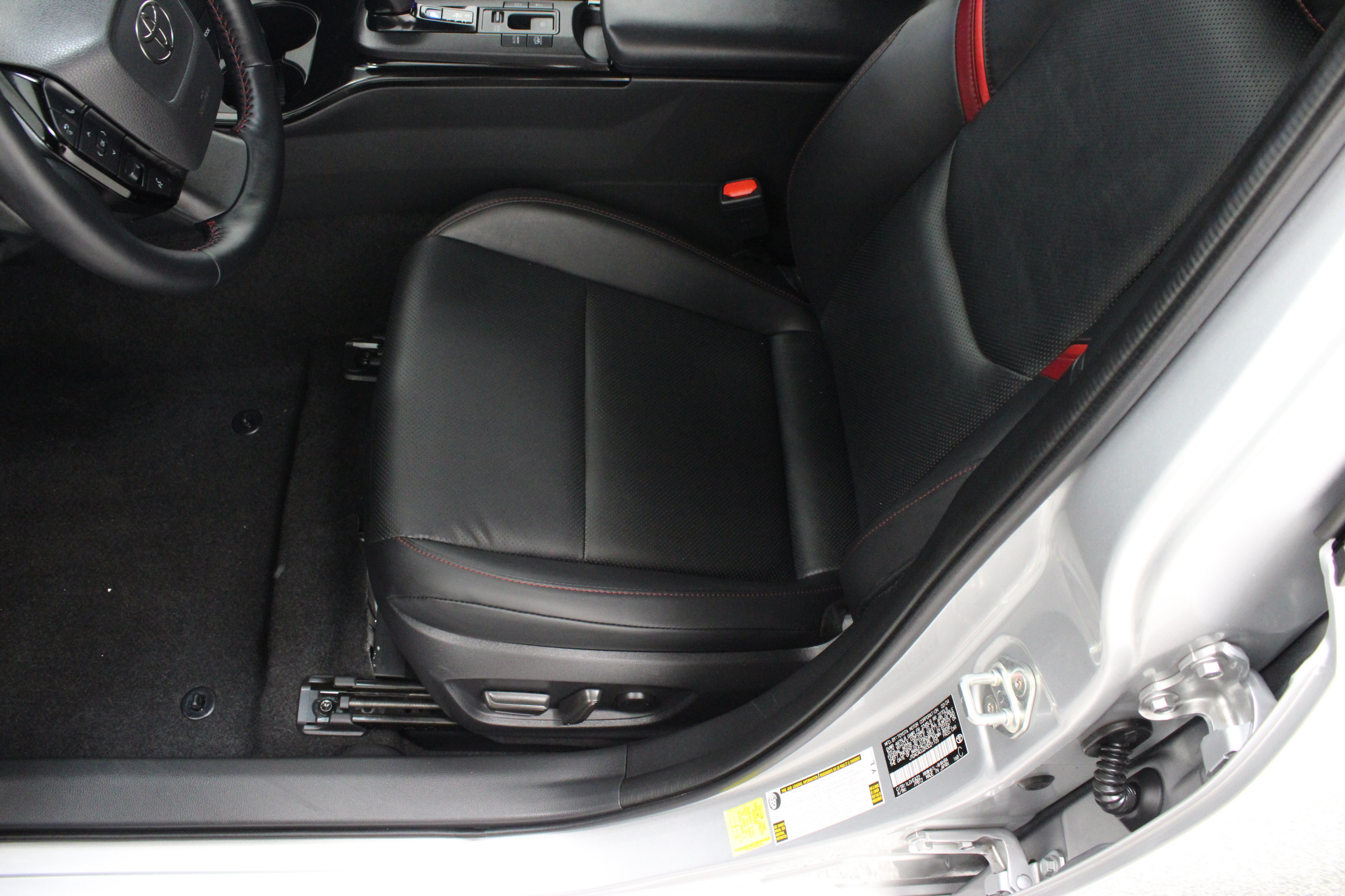 Certified Used 2024 Cutting Edge Toyota XSE Premium 2.0L/Electric image 15