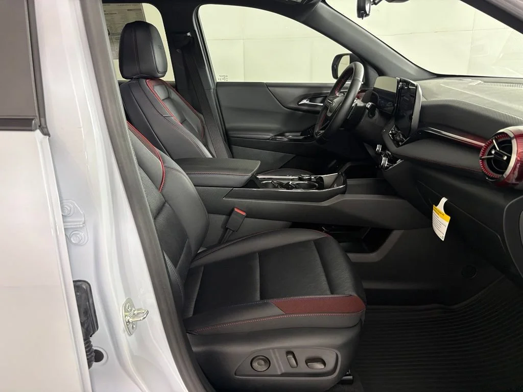 New 2026 Polar White Tricoat Chevrolet RS image 47