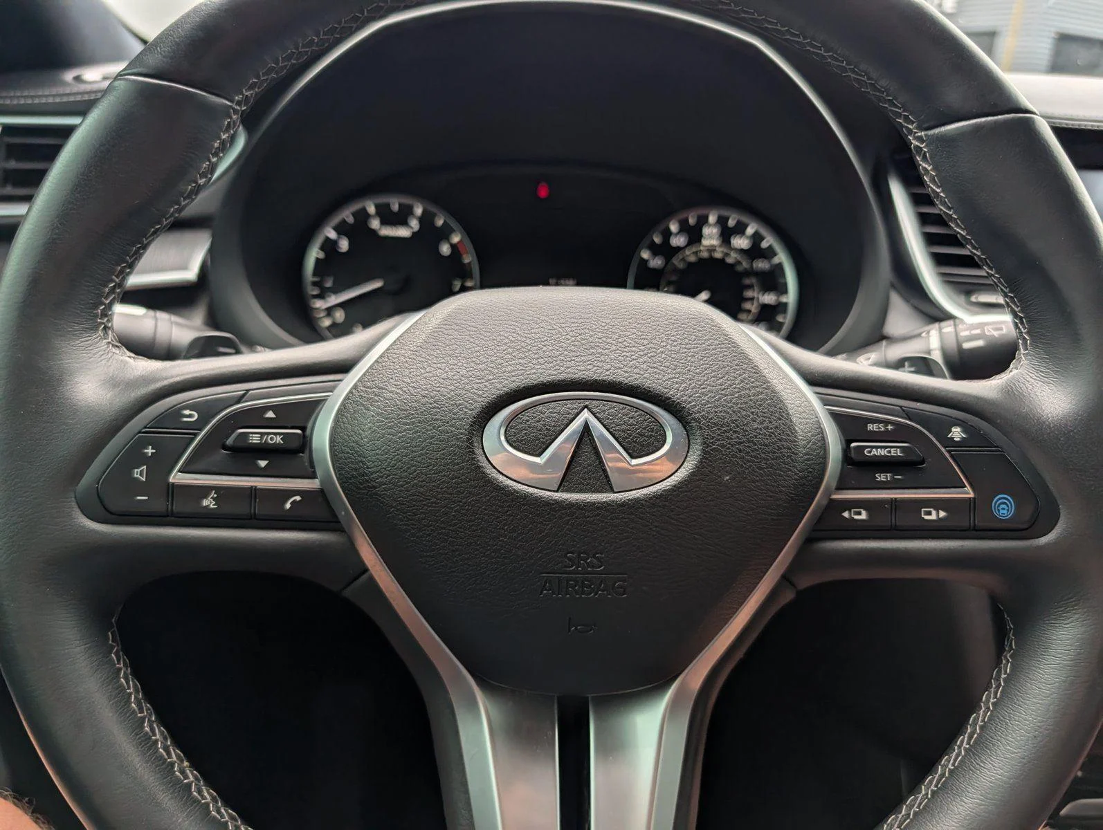Used 2023 Majestic White INFINITI SENSORY image 25