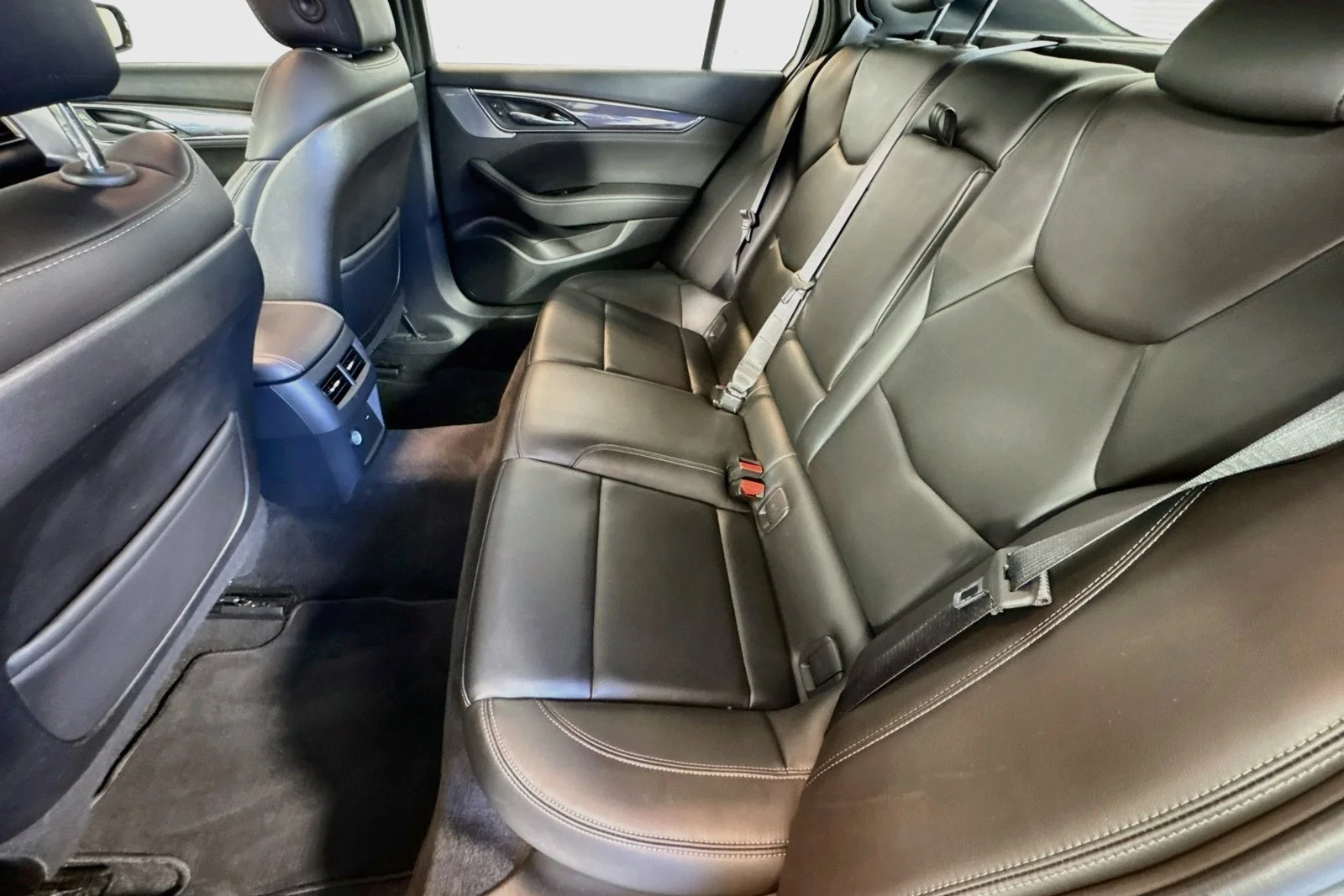 Used 2020 Satin Steel Metallic Cadillac Luxury image 22
