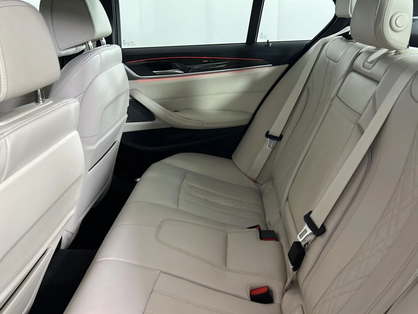 Used 2023 Black Sapphire Metallic BMW 540i xDrive image 10